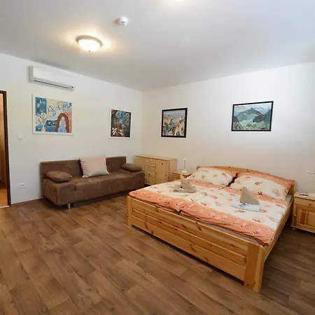 Homestay Skolici Stredisko Abena S Ubytovanim