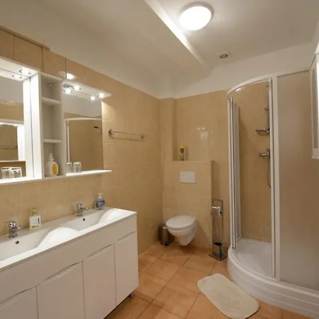 Skolici Stredisko Abena S Ubytovanim