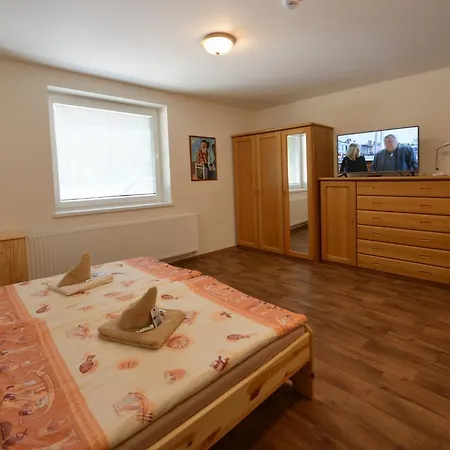 Skolici Stredisko Abena S Ubytovanim Homestay