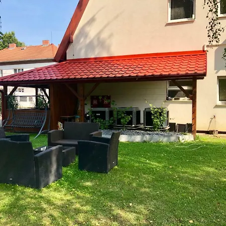 Skolici Stredisko Abena S Ubytovanim Homestay *