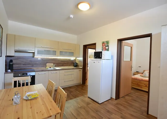 民宿 Skolici Stredisko Abena S Ubytovanim 俄斯特拉发