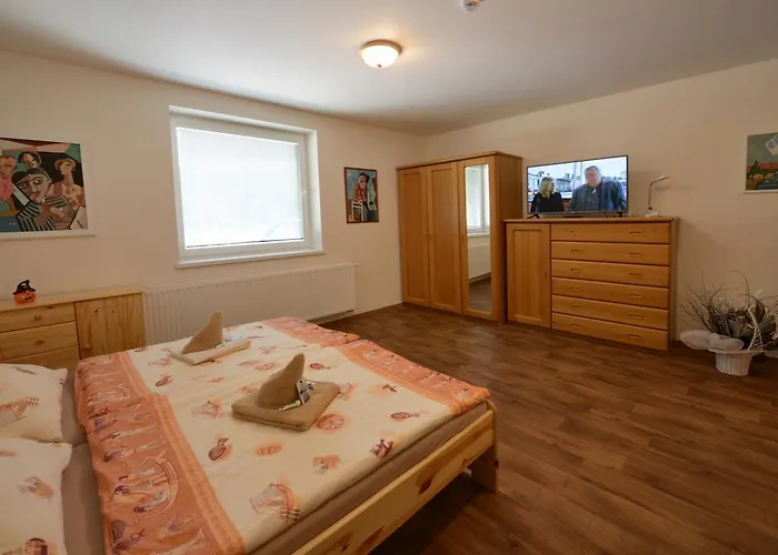 Skolici Stredisko Abena S Ubytovanim Privatunterkunft